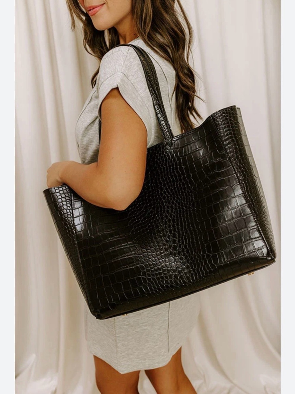 NEIMAN MARCUS Vintage Croc Embossing
Large Tote Shoulder Bag, Black Vegan - Picture 3 of 6